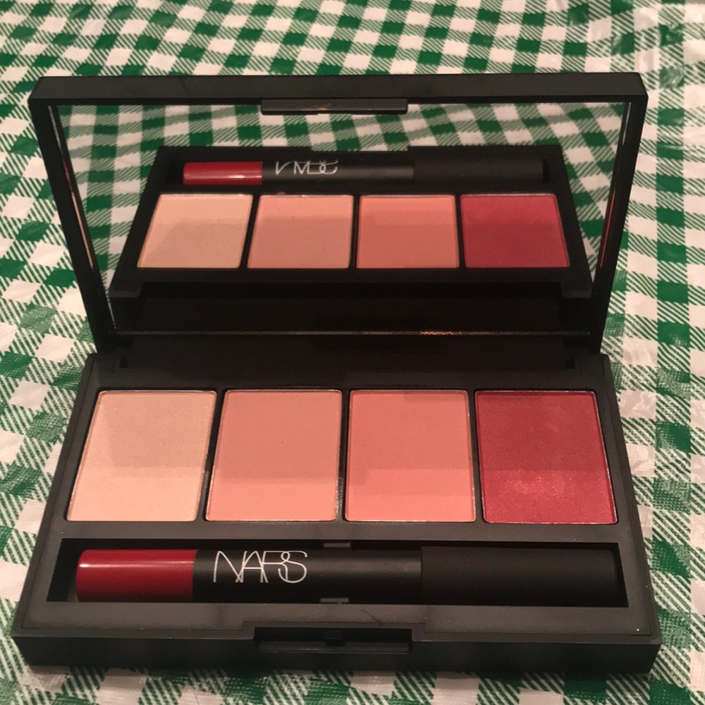 ✨LIMITED EDITION — NARS SARAH MOON PALETTE✨